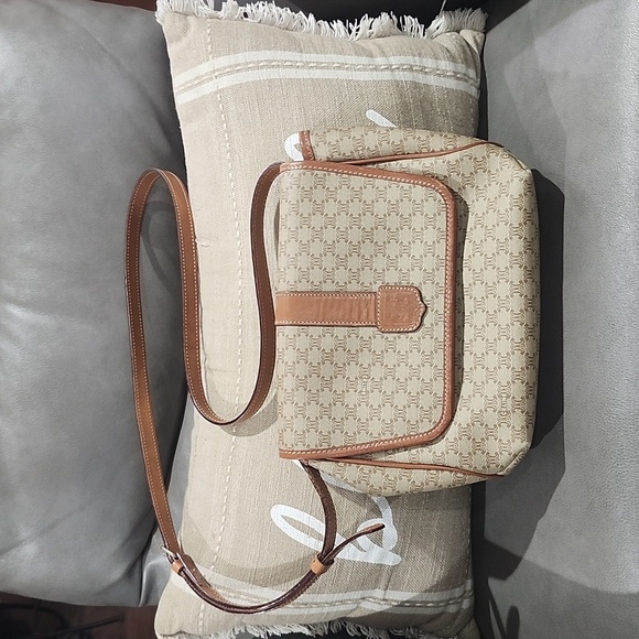 ๐ฏ๐ฅ๐ AUTHENTIC CELINE MACADAM CROSSBODY WITH ADJUSTABLE STRAP 8x10x4 - Picture 1 of 11
